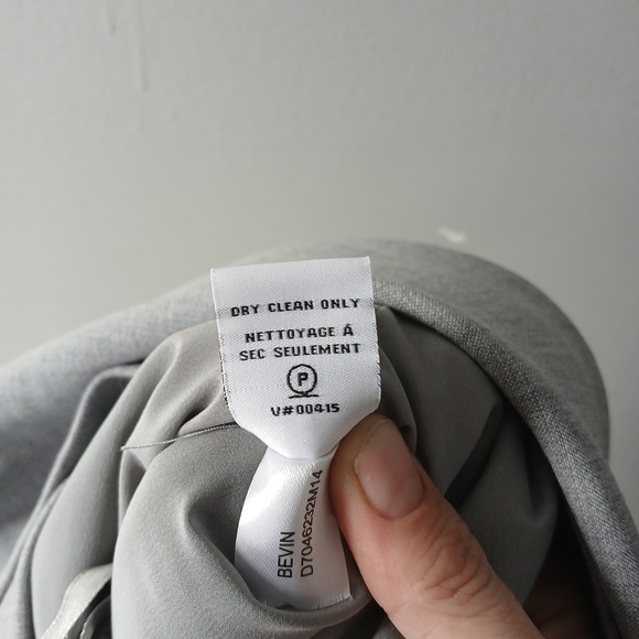 Diane Von Furstenberg Women's Sleeveless Gray Dress with Ruching Size 12 V-Back - Picture 13 of 16